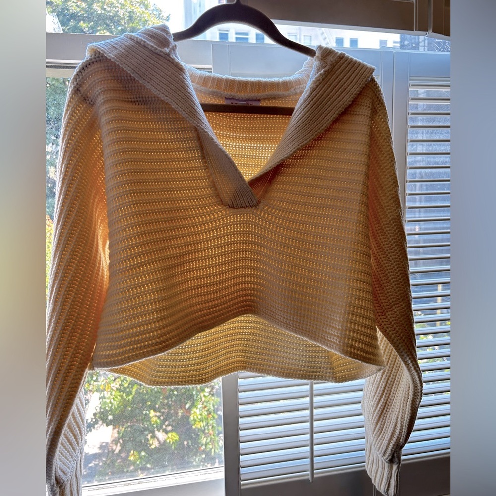 Never worn ButterMelon cropped sweater